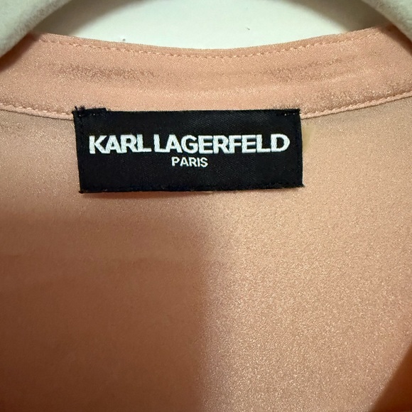 NWOT Karl Lagerfeld - Gorgeous short cap sleeve top. Silky fluttered sleeves. - Picture 3 of 10